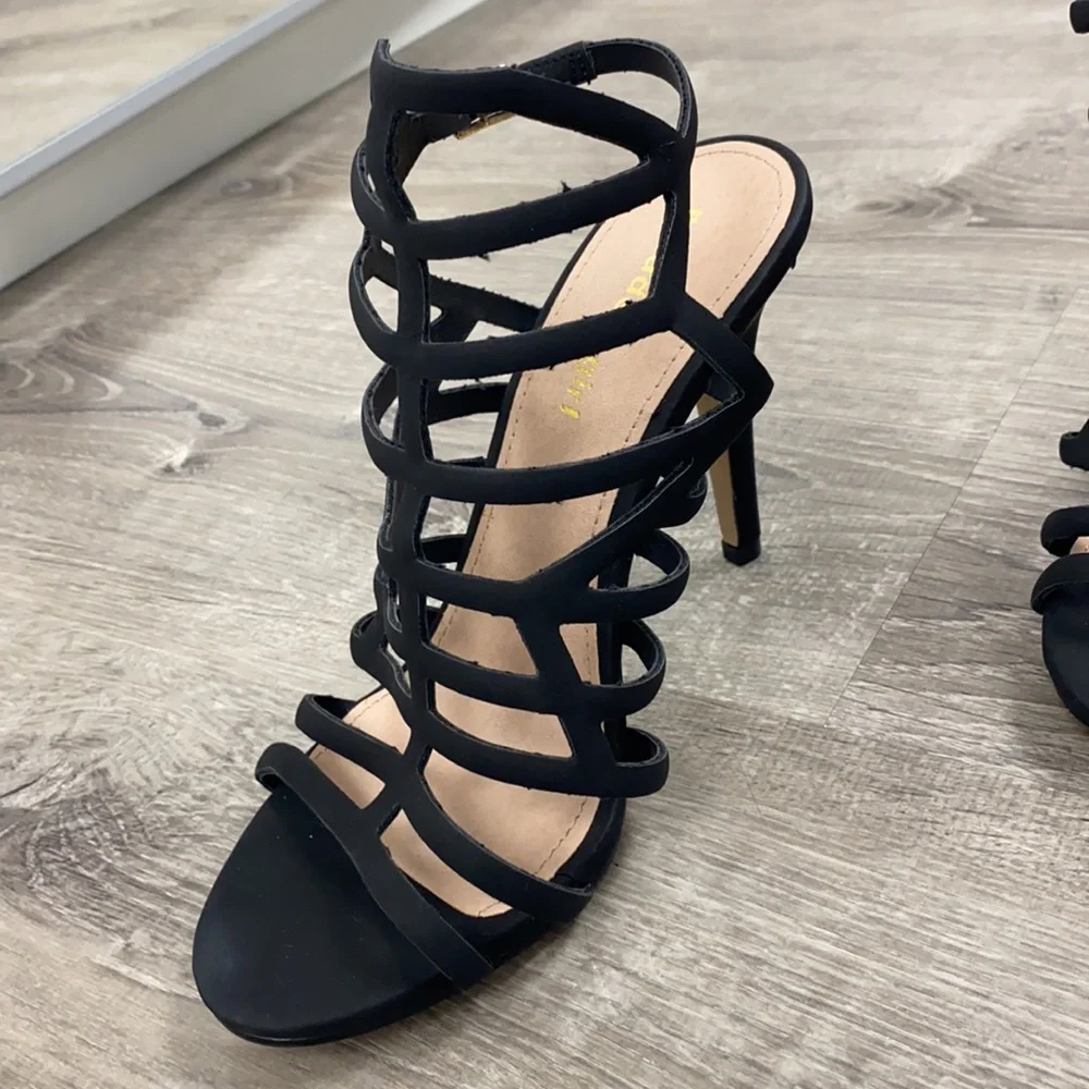 Madden girl cages heel - Picture 2 of 8